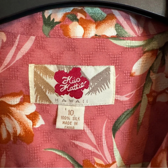 Hilo Hattie 100% Silk Button Up Shirt Size 10 Women's Pink Floral Hawaiian Beach - Picture 9 of 11